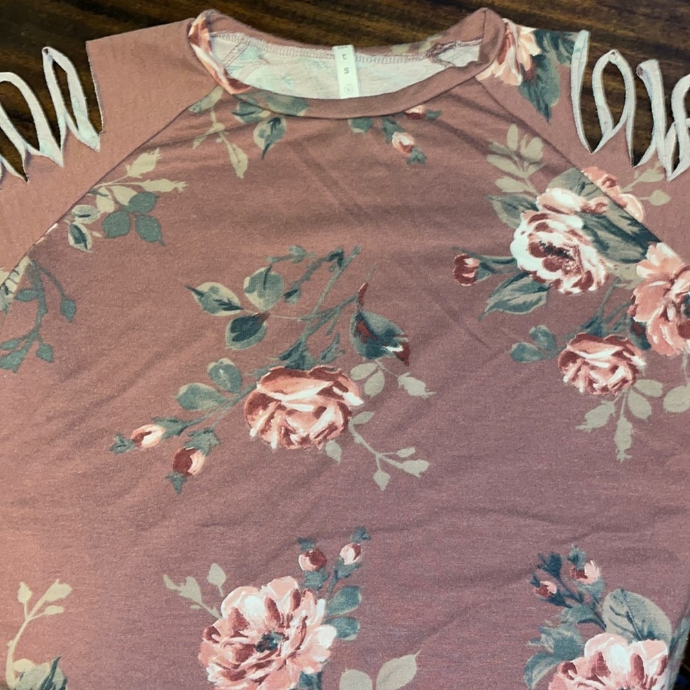Floral long sleeved cold shoulder shirt